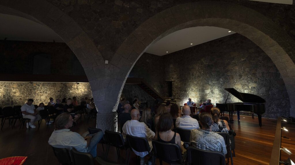 Presentación del libro El oficio de enseñar piano en el Castillo de San Felipe