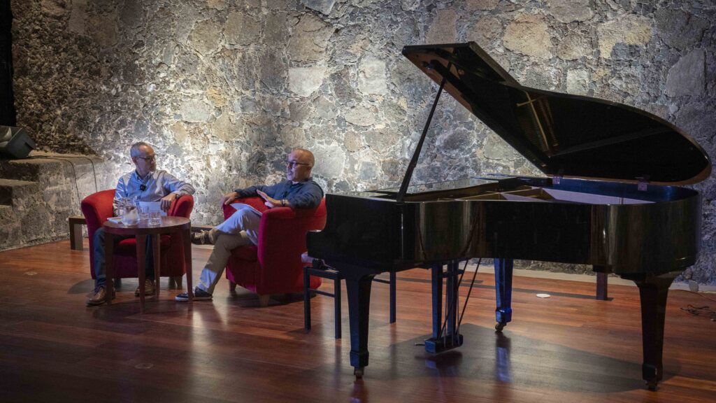 Presentación del libro El oficio de enseñar piano en el Castillo de San Felipe
